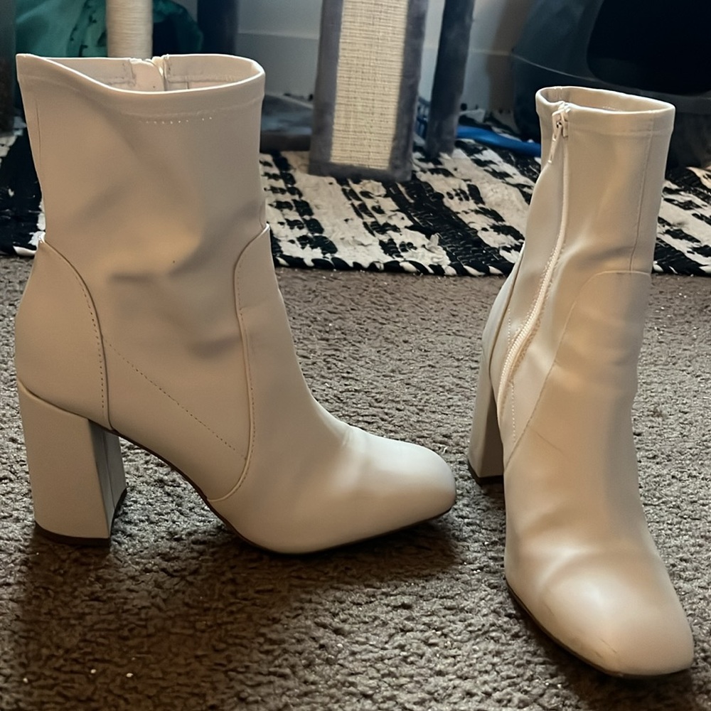 Off white boot - Picture 4 of 4